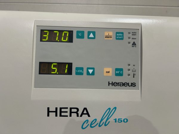 Hera Cell 150 laboratory incubator - Image 6