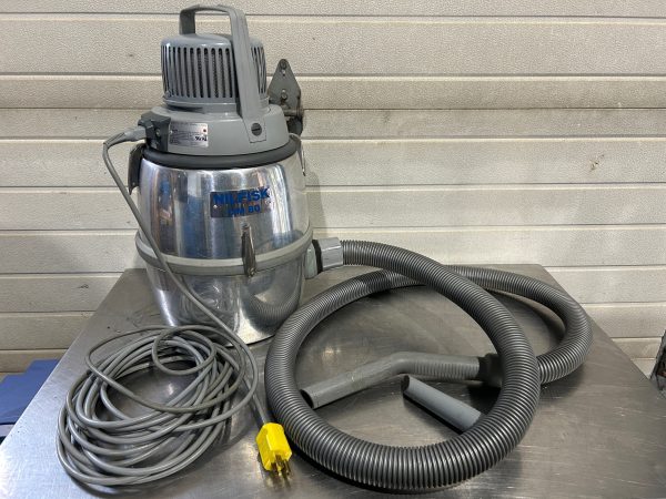 Nilfisk GM80 vacuum